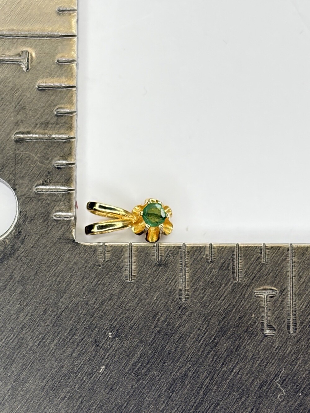14K Yellow Gold Solitaire Green Emerald Buttercup Floral Pendant 3mm
